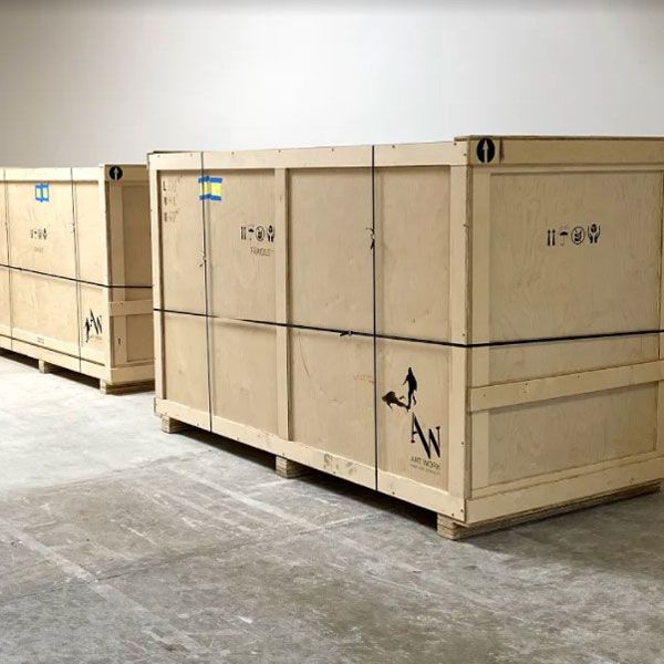 Große Kunsttransportkisten aus Holz für den Museums-Leihverkehr.